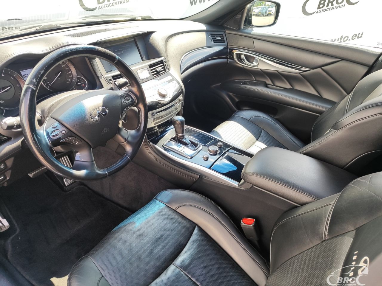 Infiniti M30 | 24