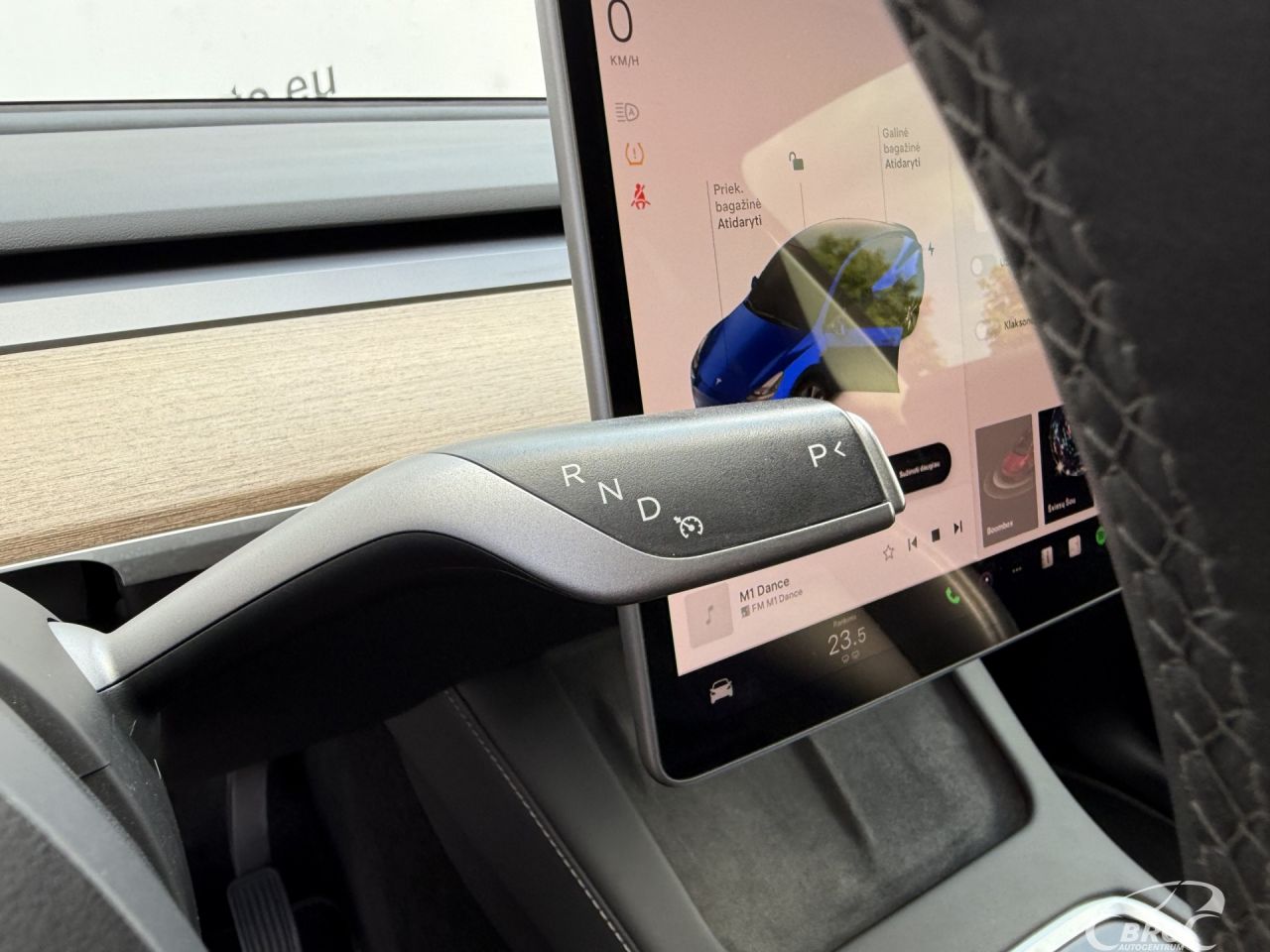 Tesla Model Y | 24