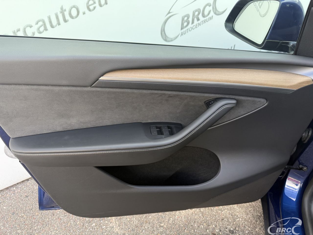 Tesla Model Y | 17