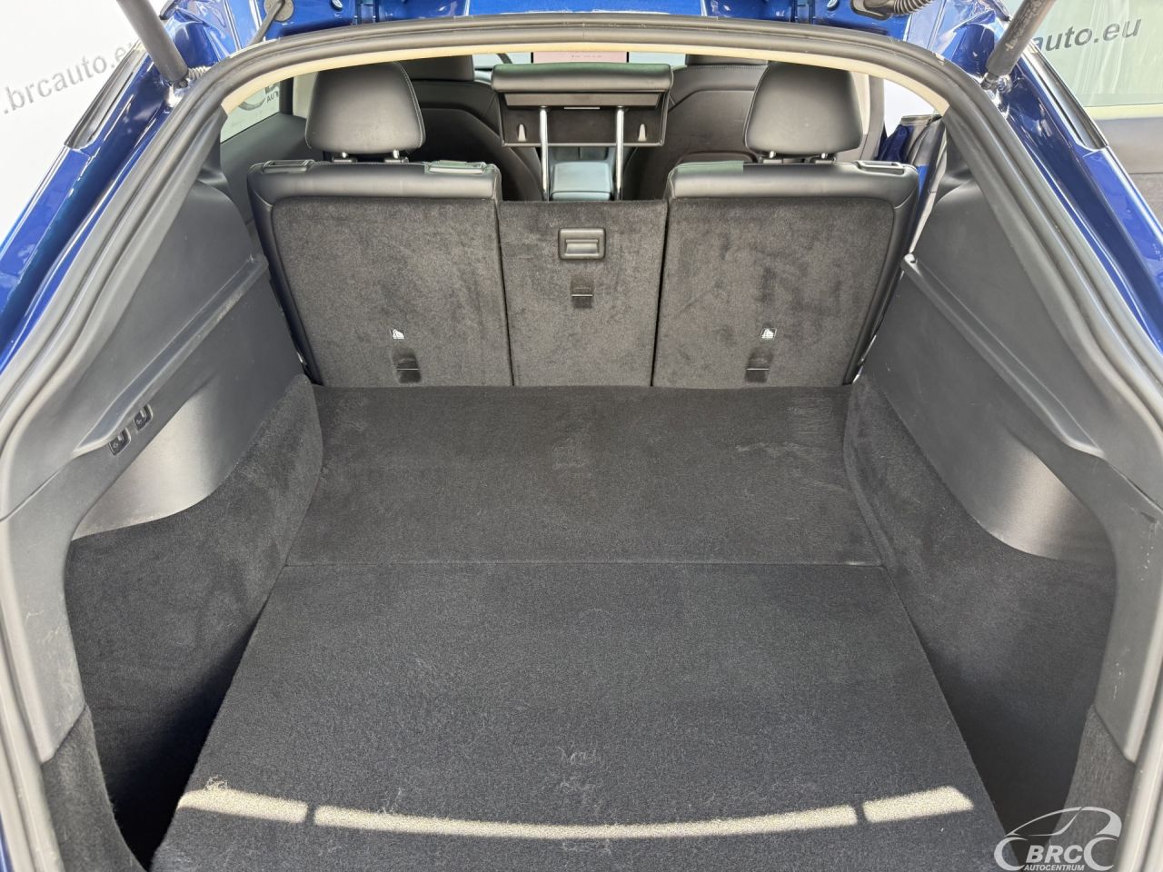 Tesla Model Y | 11