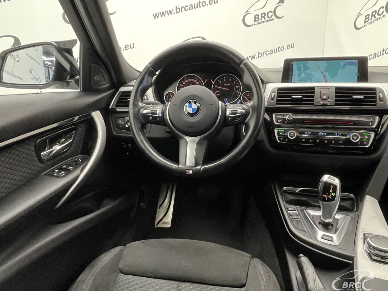 BMW 330 | 12