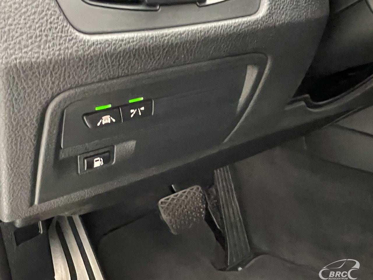 BMW 330 | 24