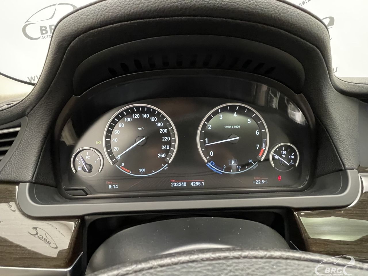 BMW 750 | 33