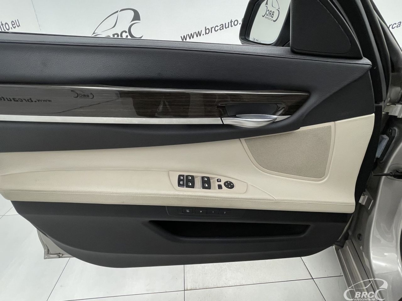 BMW 750 | 22