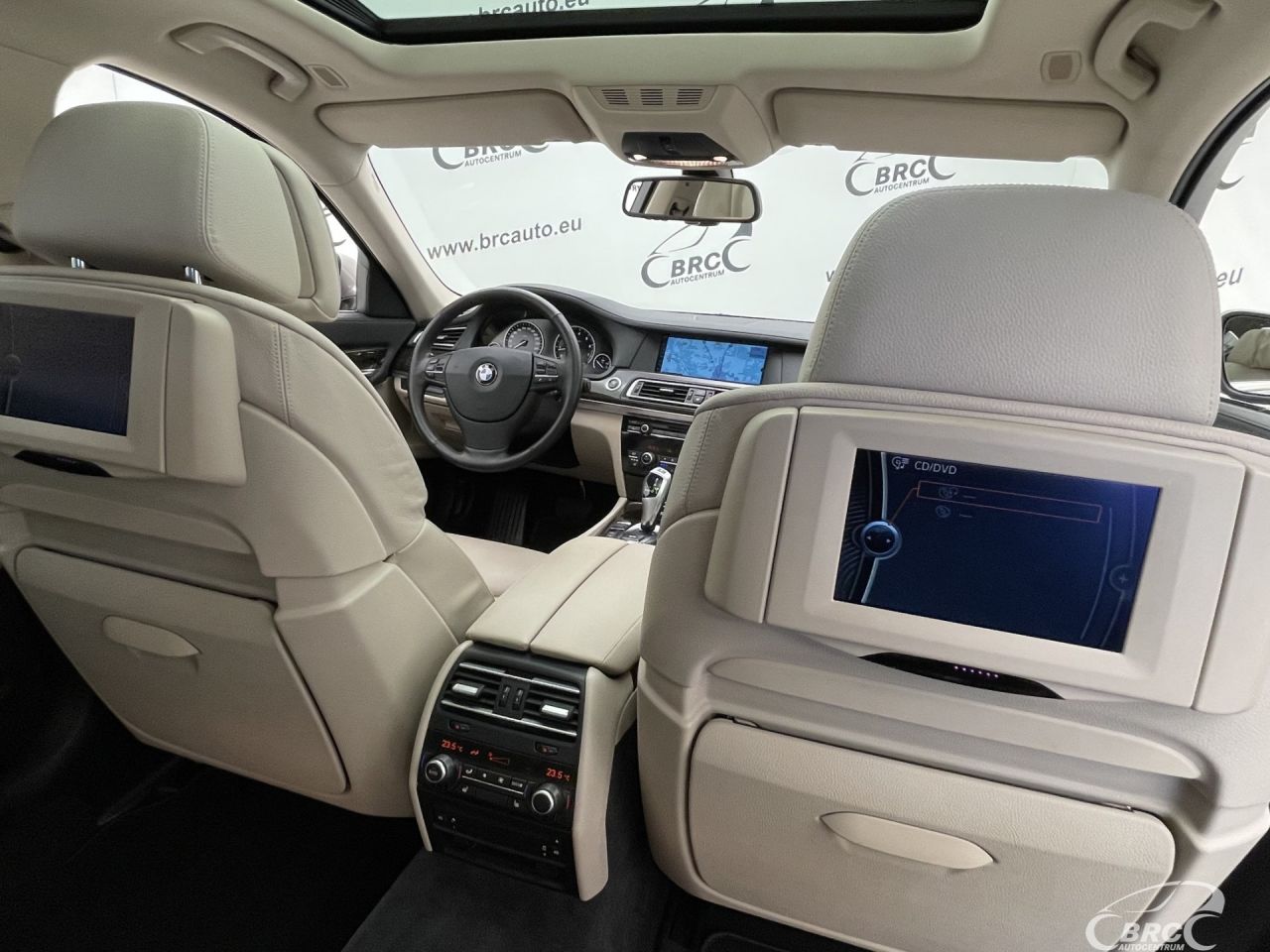 BMW 750 | 14