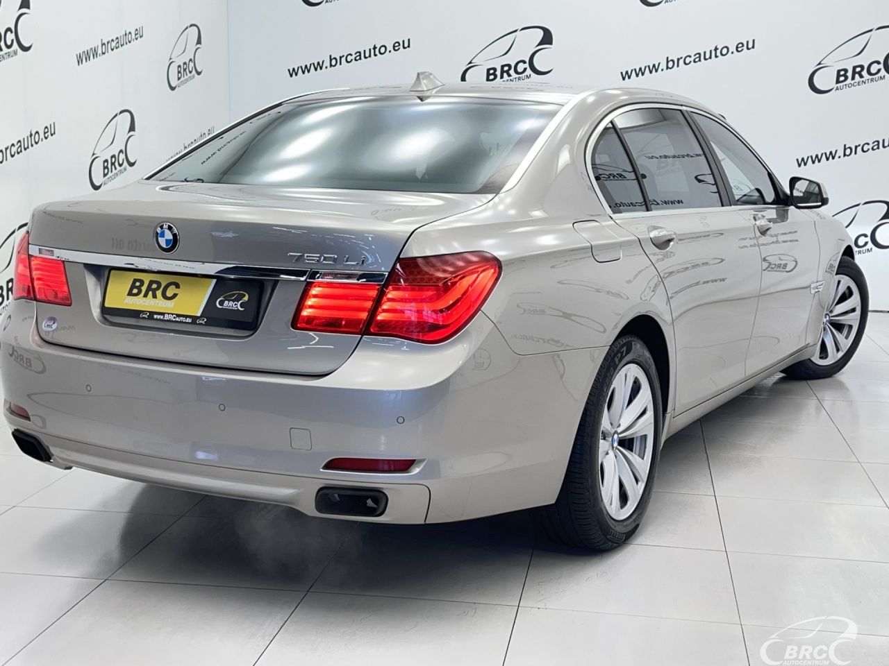 BMW 750 | 54