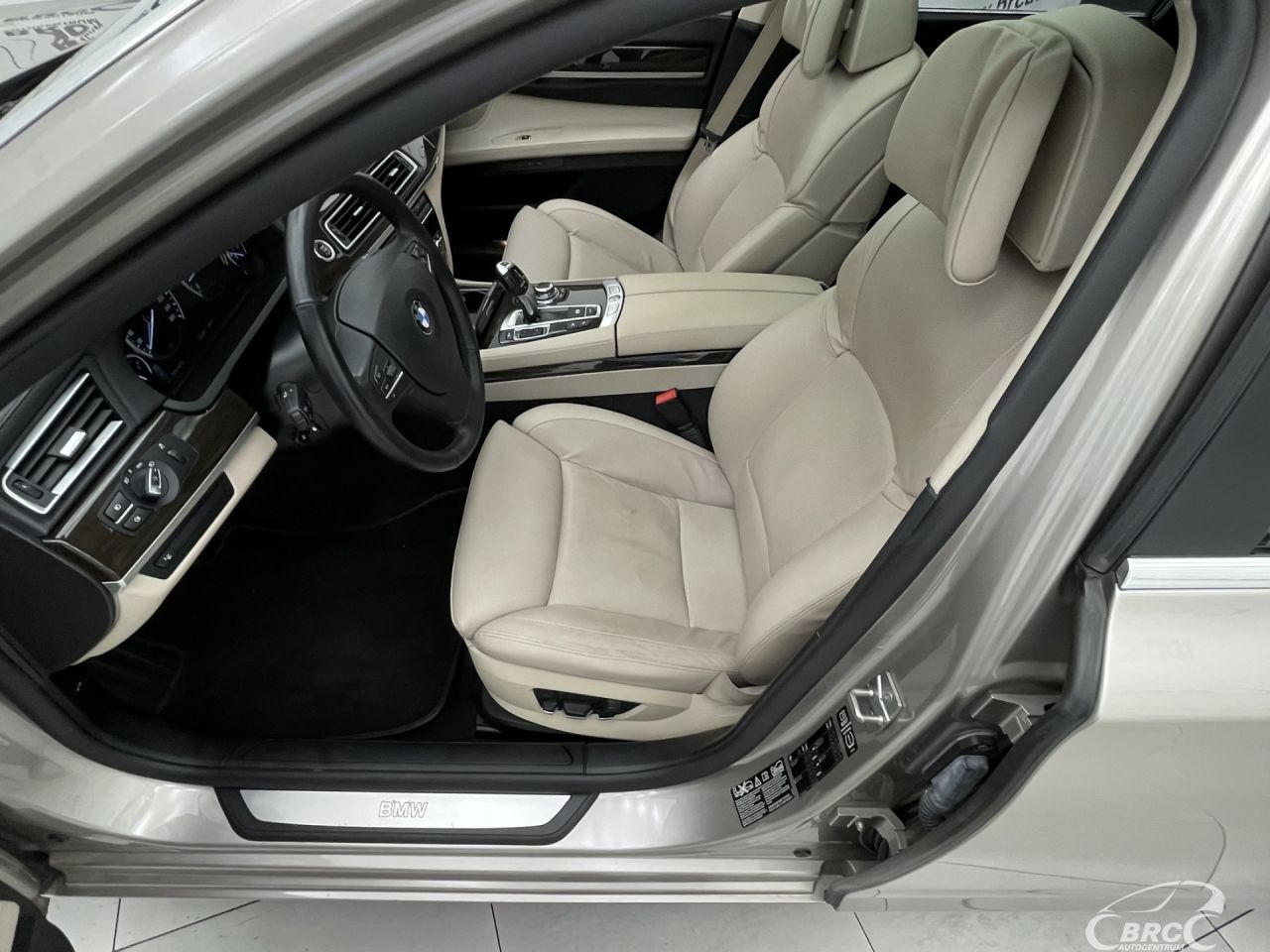 BMW 750 | 23