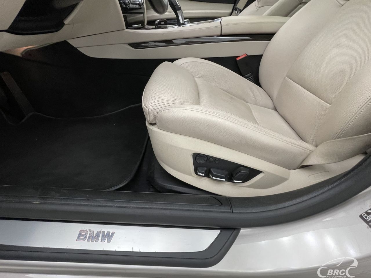 BMW 750 | 24