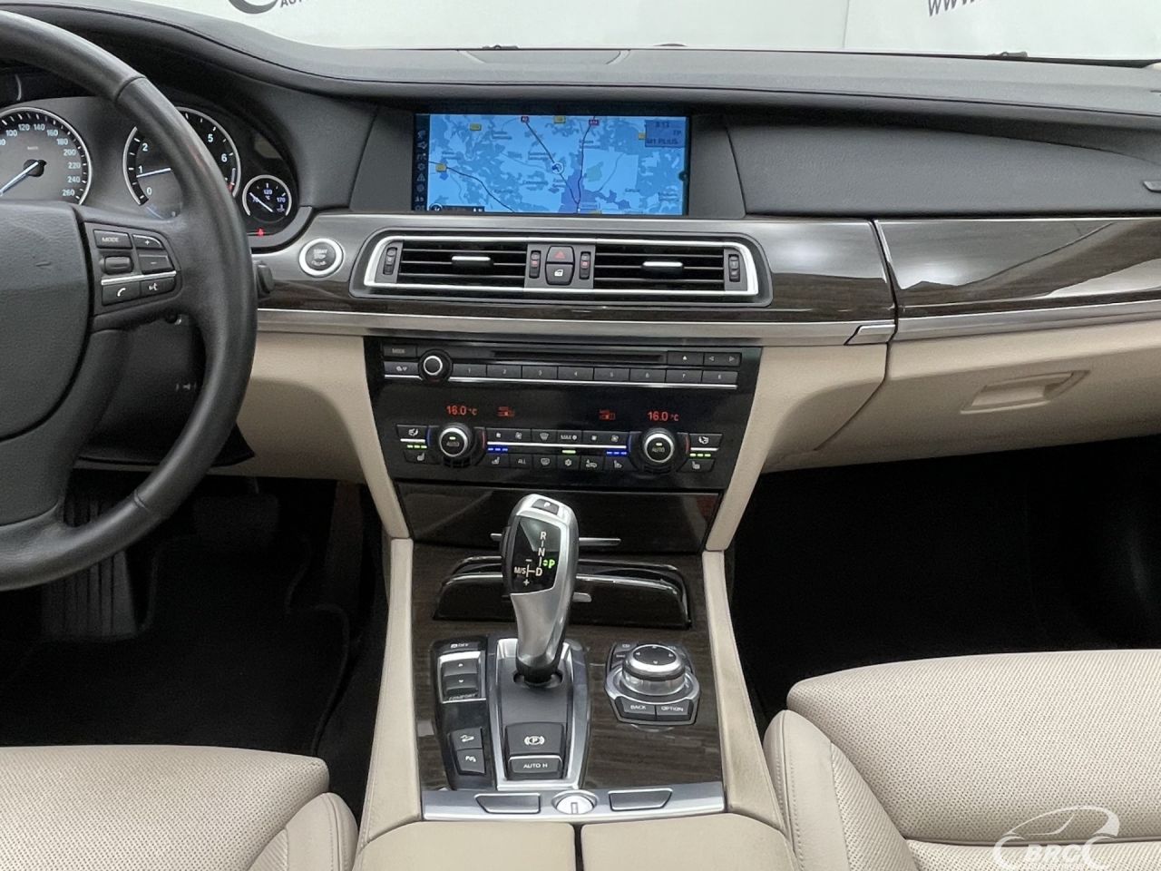 BMW 750 | 17