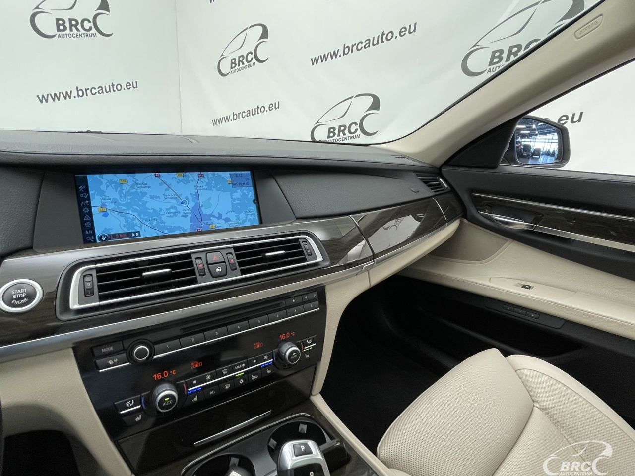 BMW 750 | 29