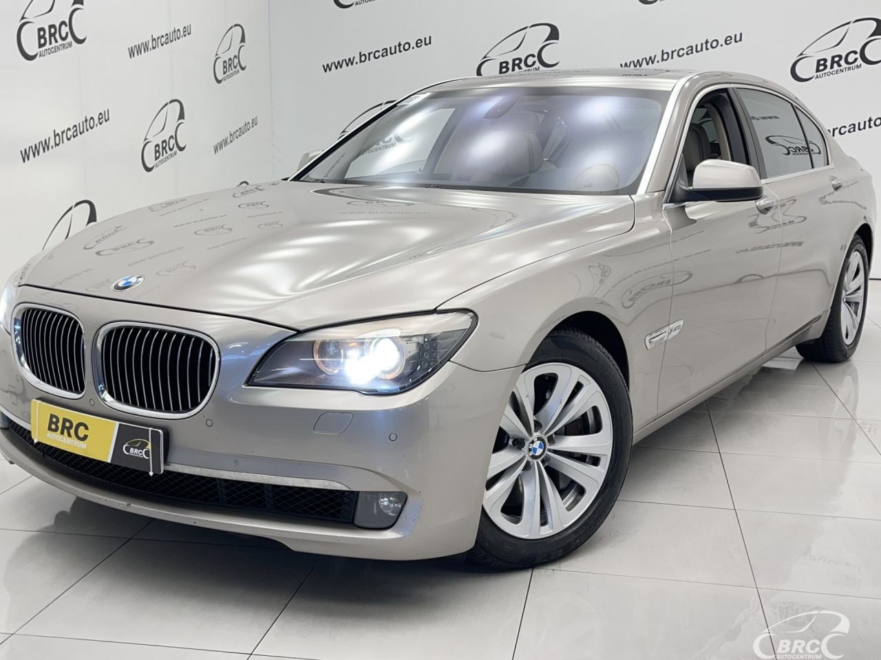 BMW 750 | 53