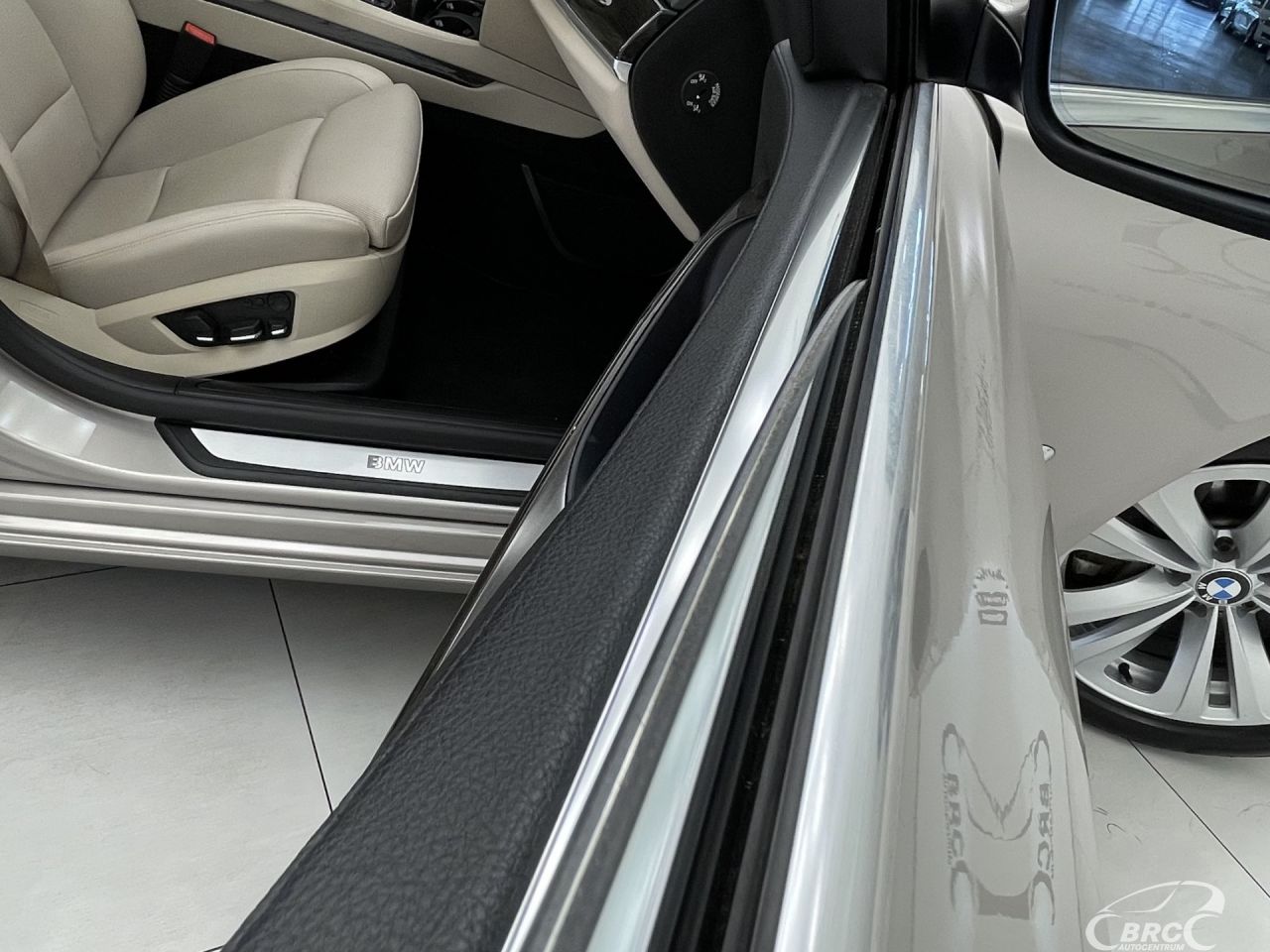 BMW 750 | 9