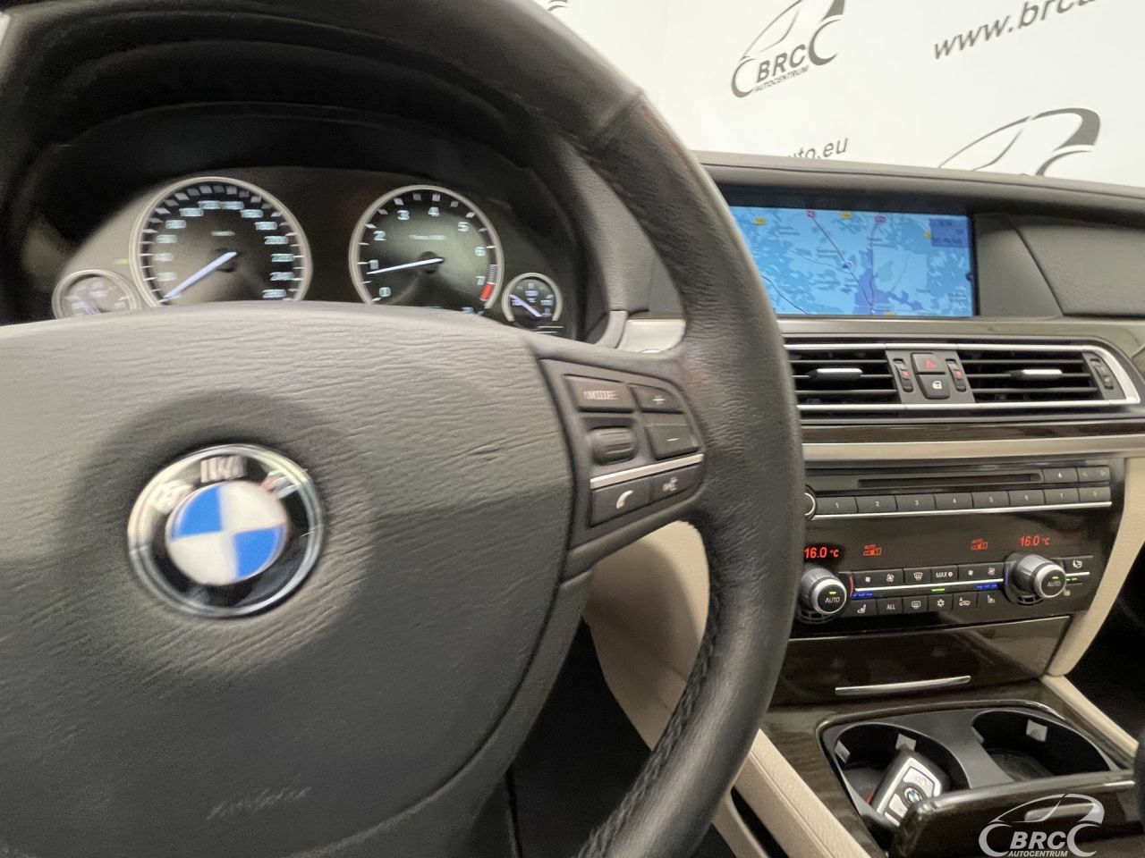 BMW 750 | 31