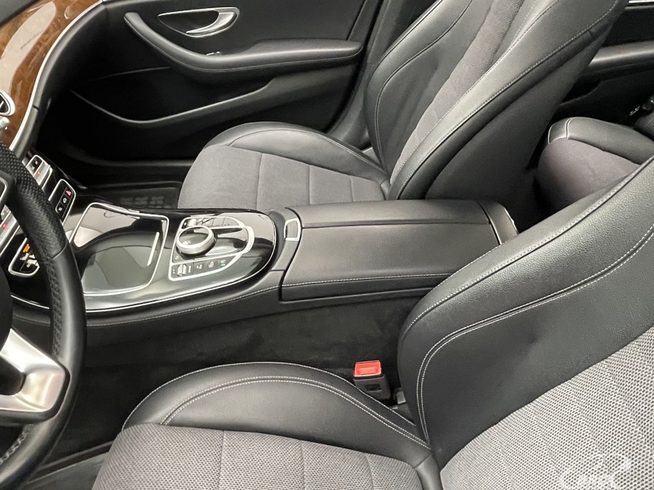 Mercedes-Benz E220 | 23