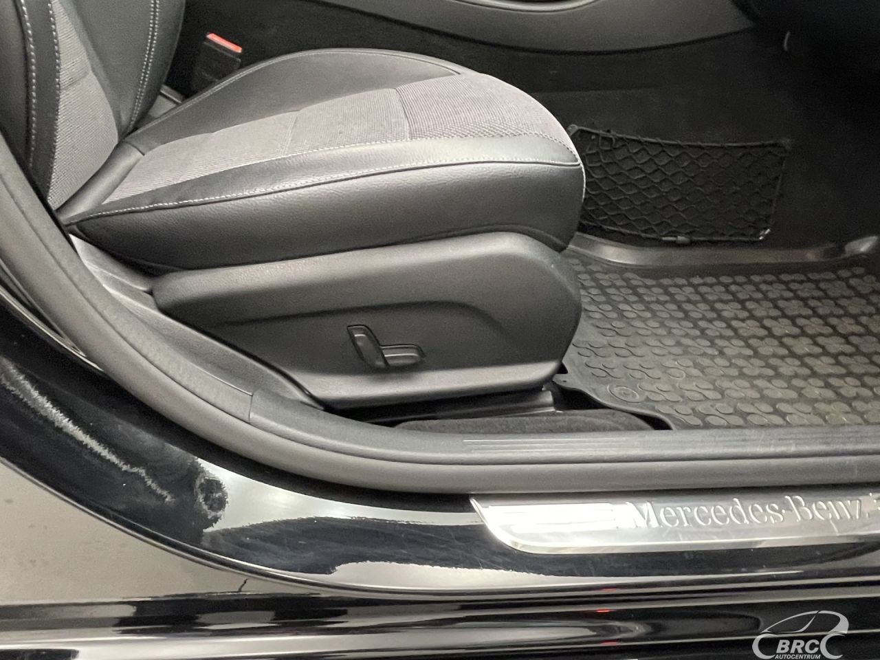 Mercedes-Benz E220 | 5