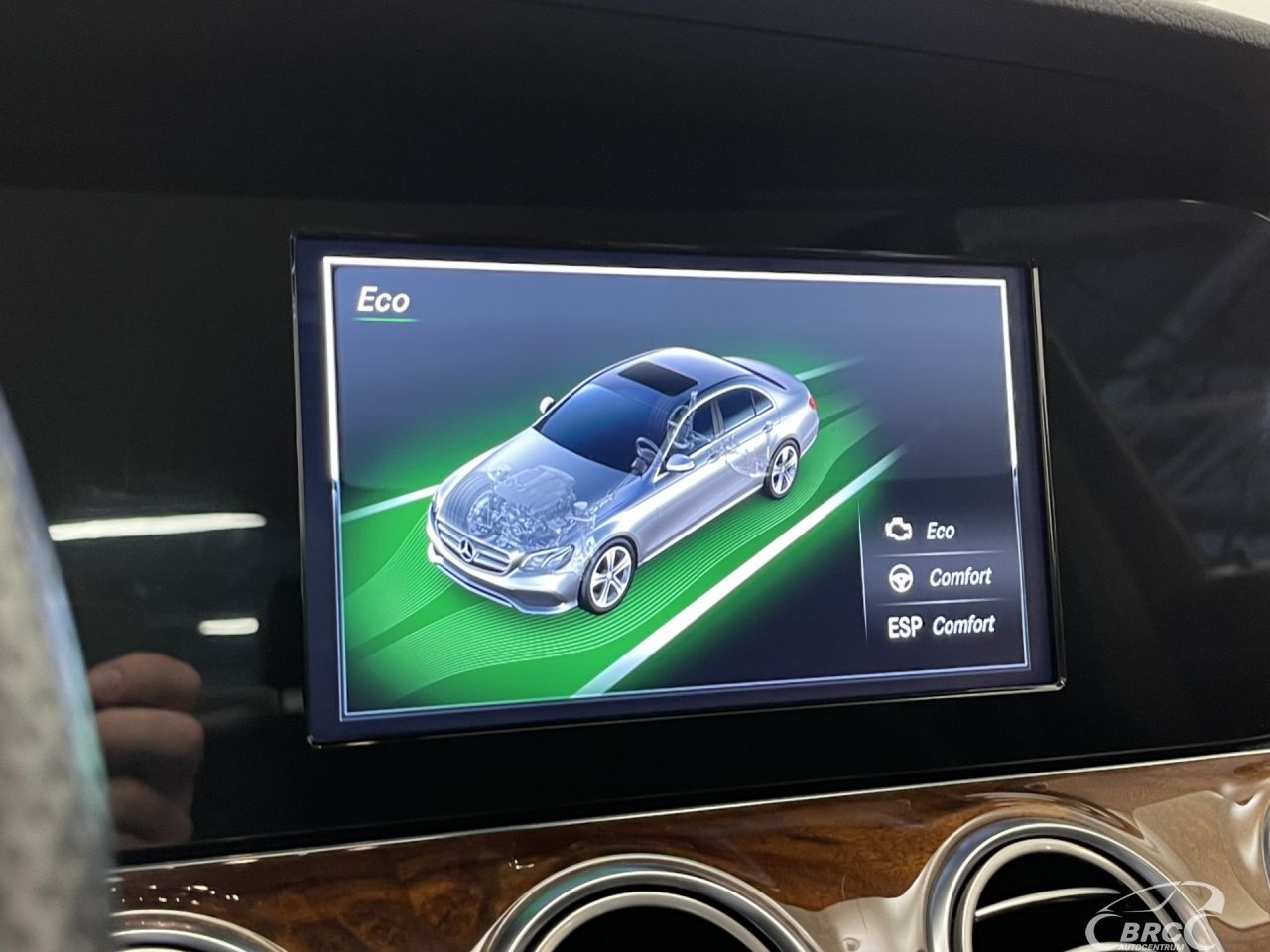 Mercedes-Benz E220 | 35
