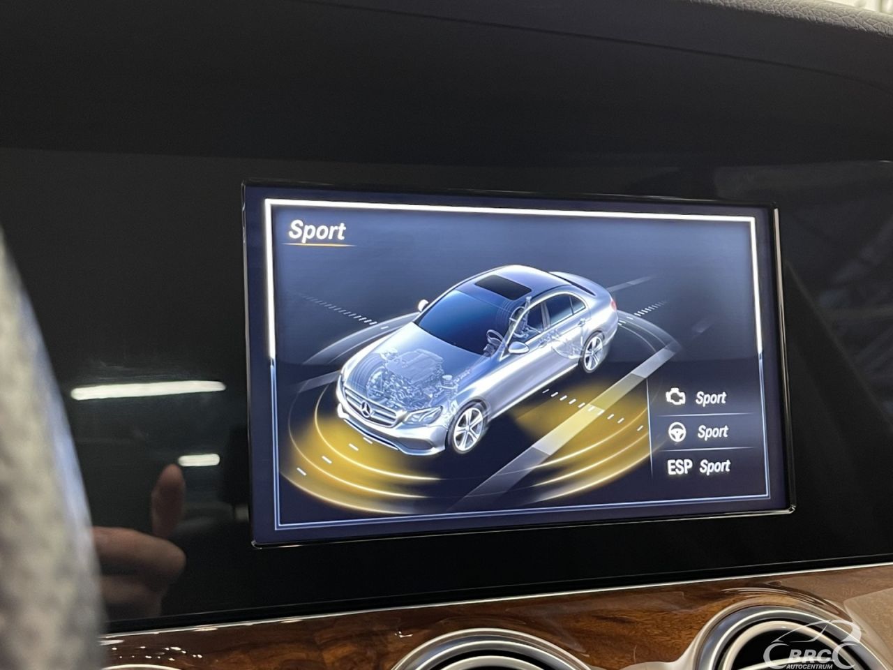 Mercedes-Benz E220 | 37