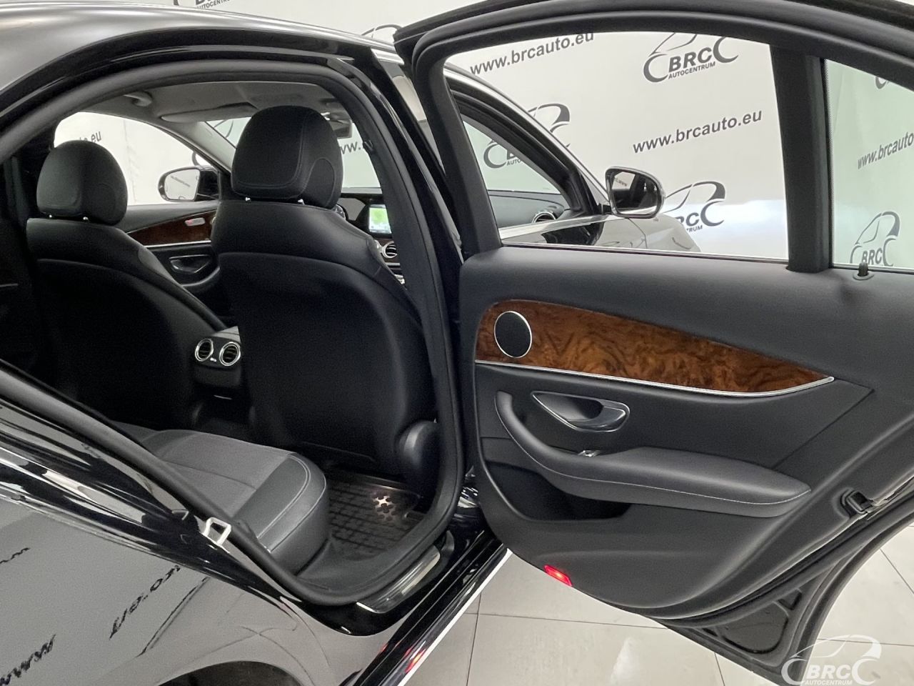 Mercedes-Benz E220 | 12