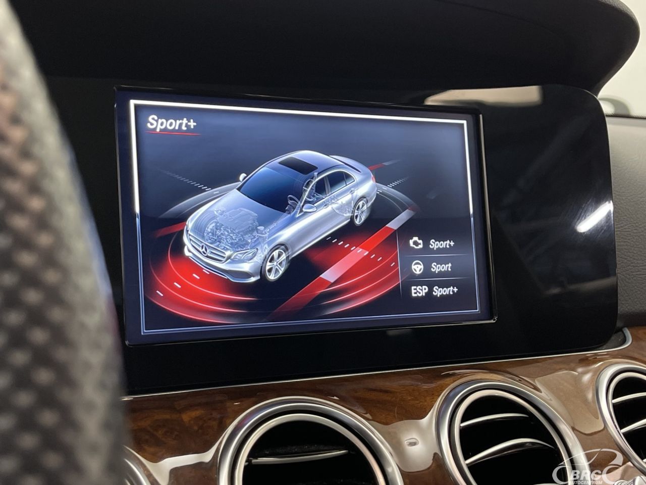 Mercedes-Benz E220 | 39