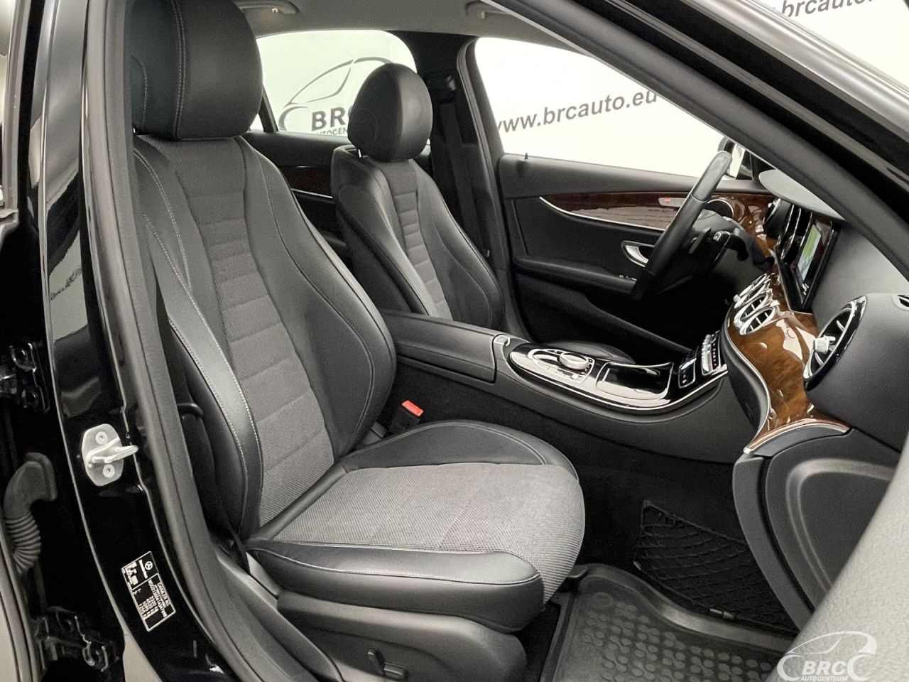 Mercedes-Benz E220 | 6