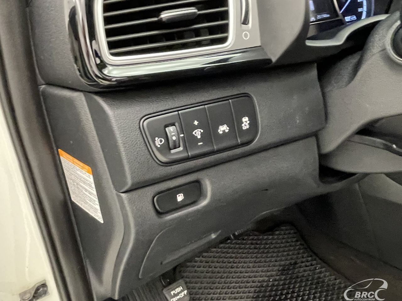 Kia Niro | 23