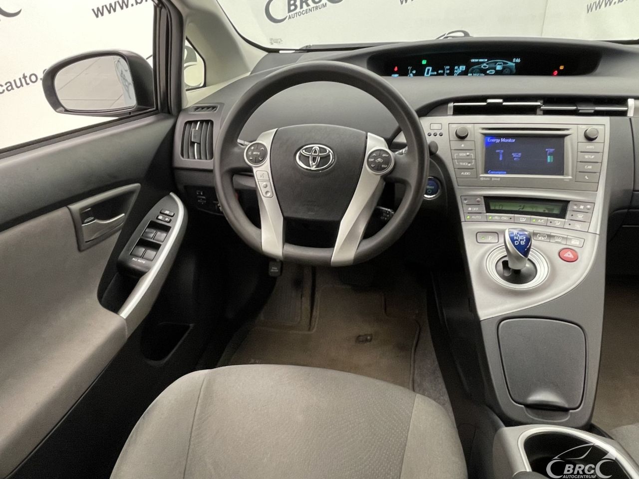 Toyota Prius | 12
