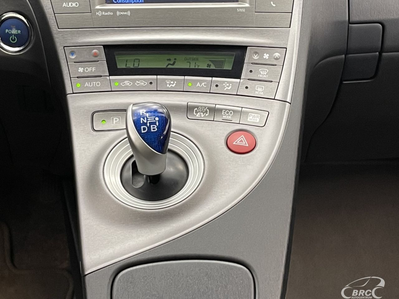 Toyota Prius | 16