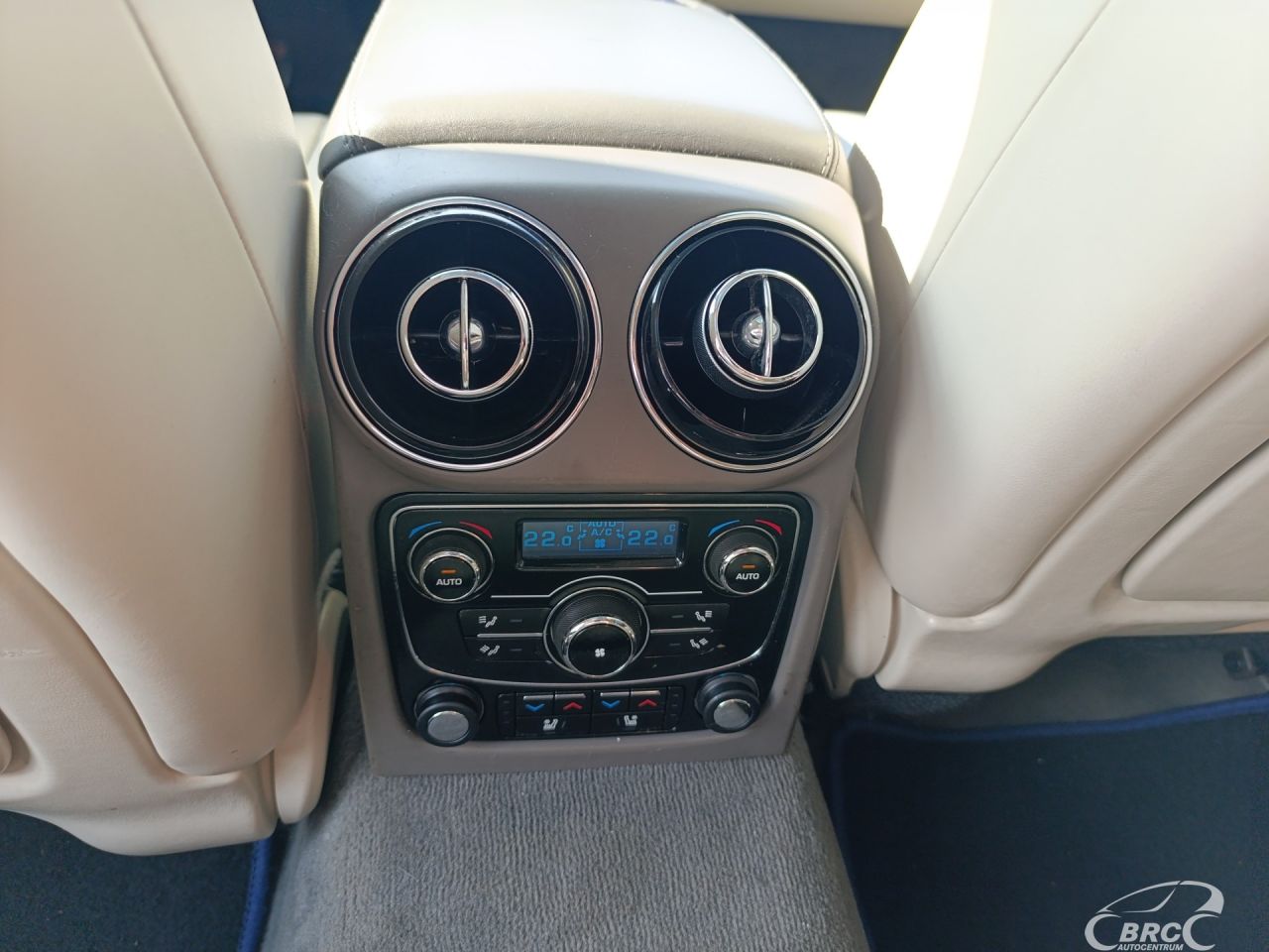 Jaguar XJ | 14