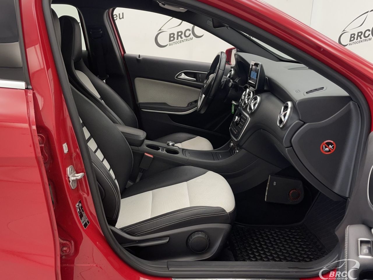 Mercedes-Benz A180 | 3