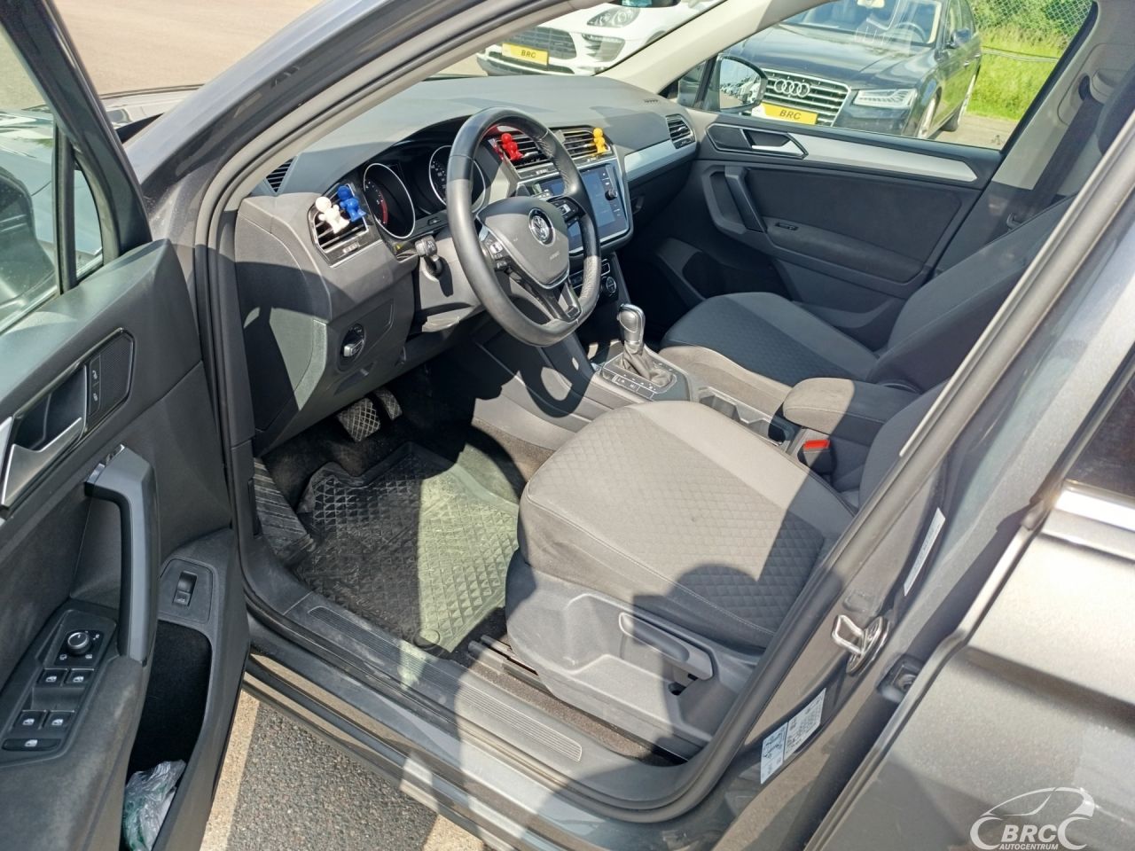 Volkswagen Tiguan | 14