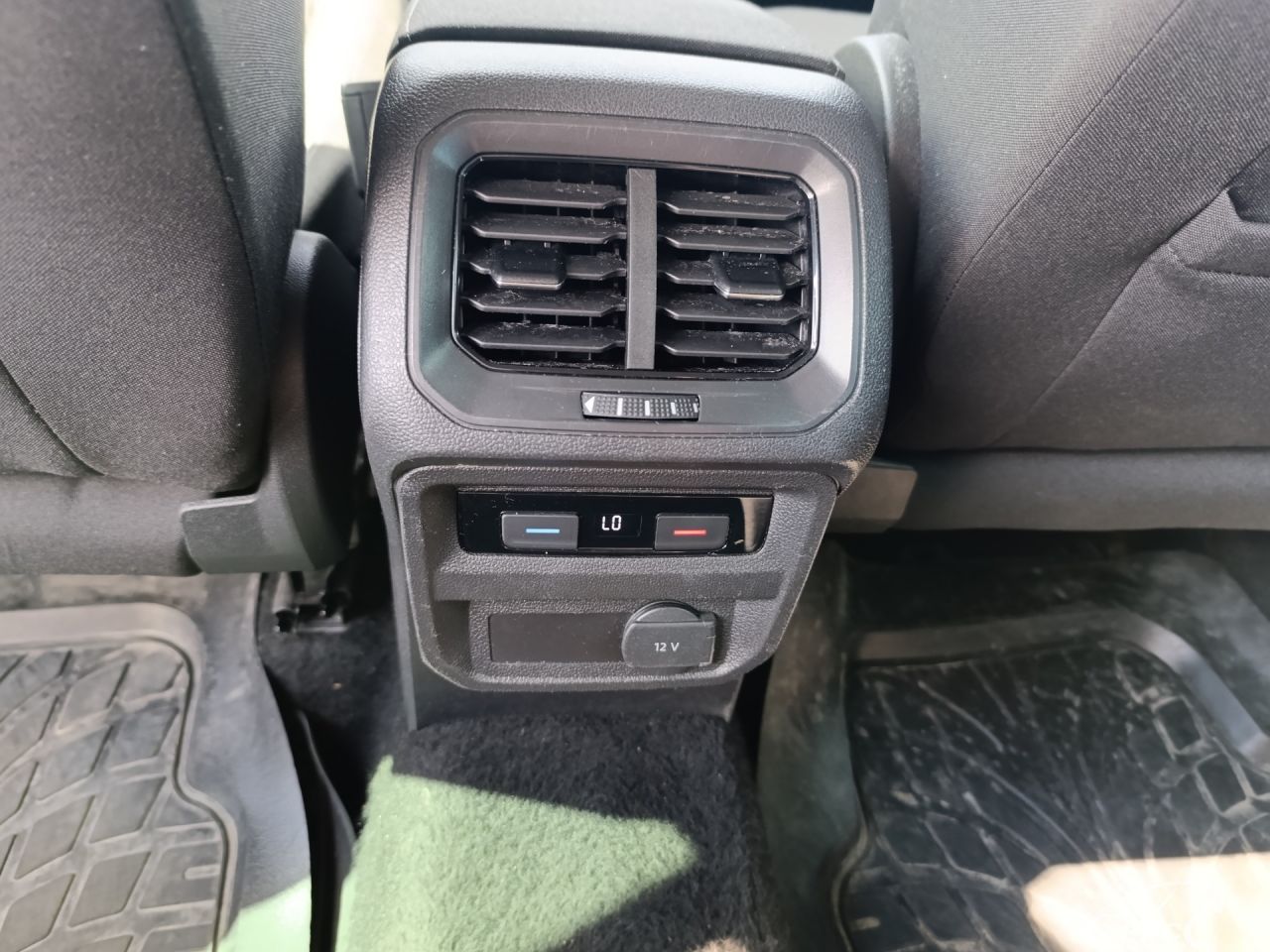 Volkswagen Tiguan | 12
