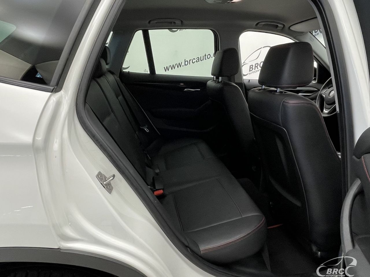 BMW X1 | 8