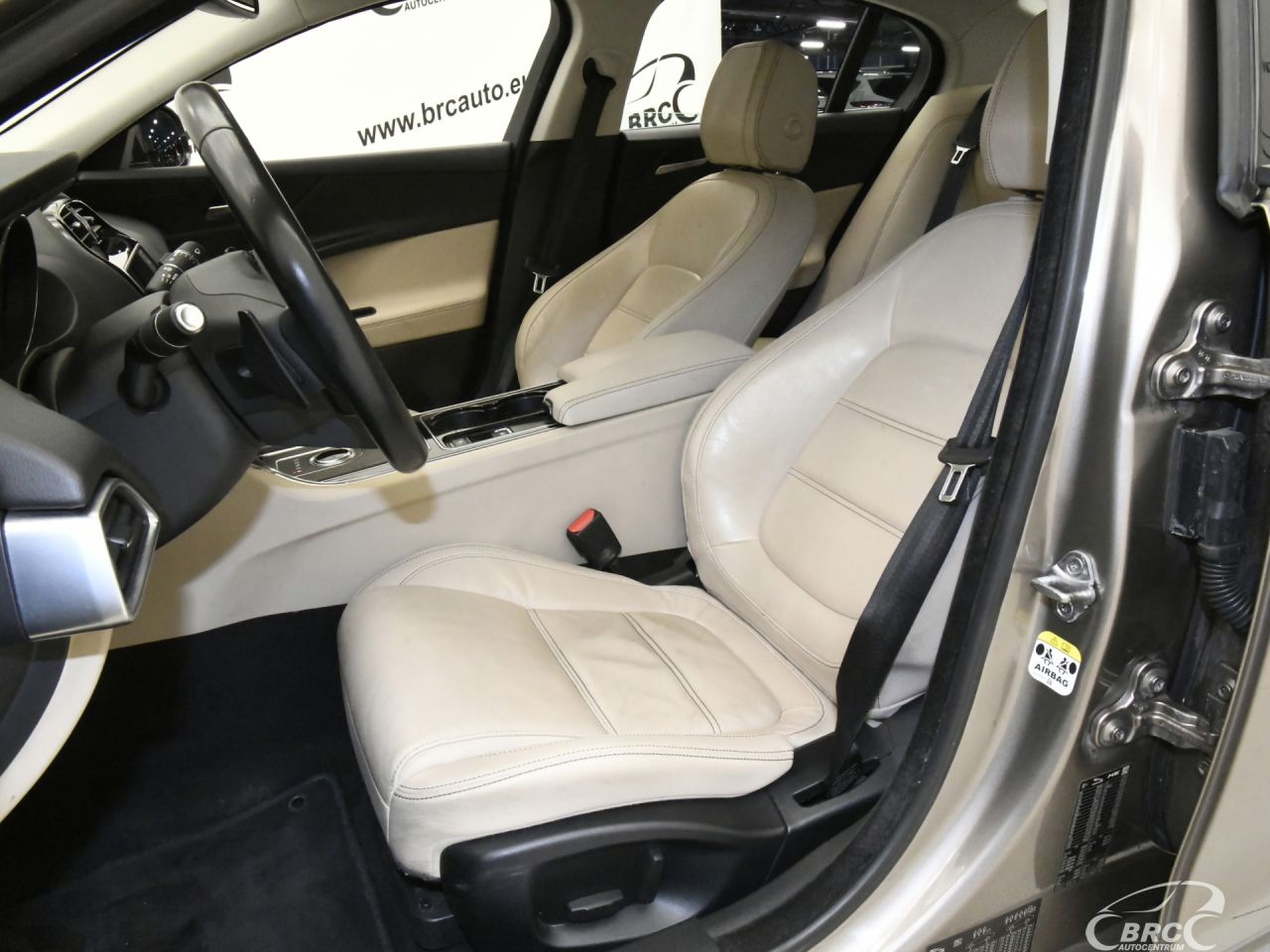 Jaguar XE | 21