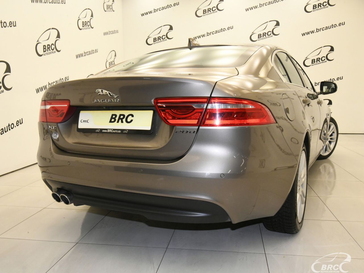 Jaguar XE | 39