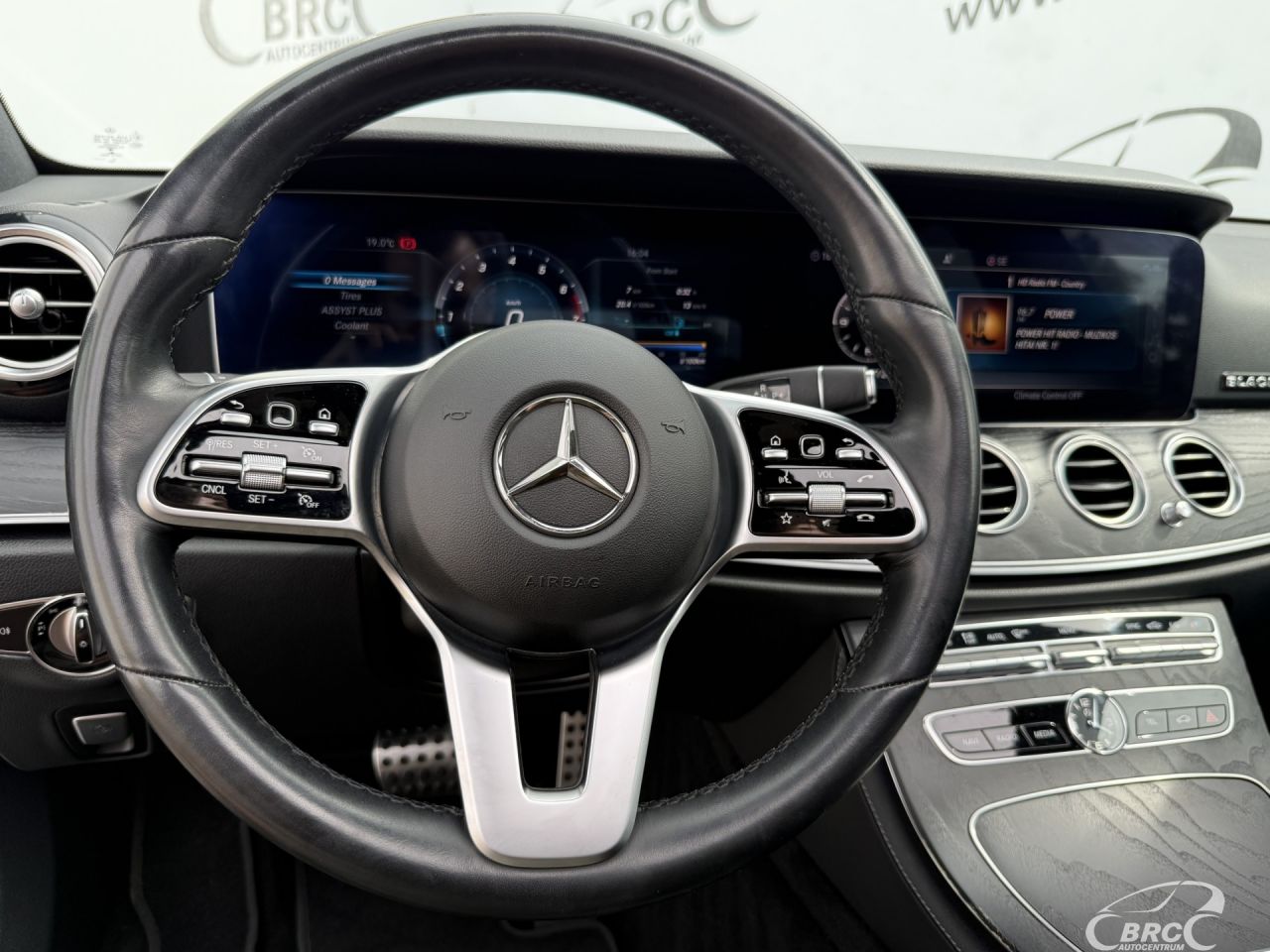 Mercedes-Benz E350 | 25