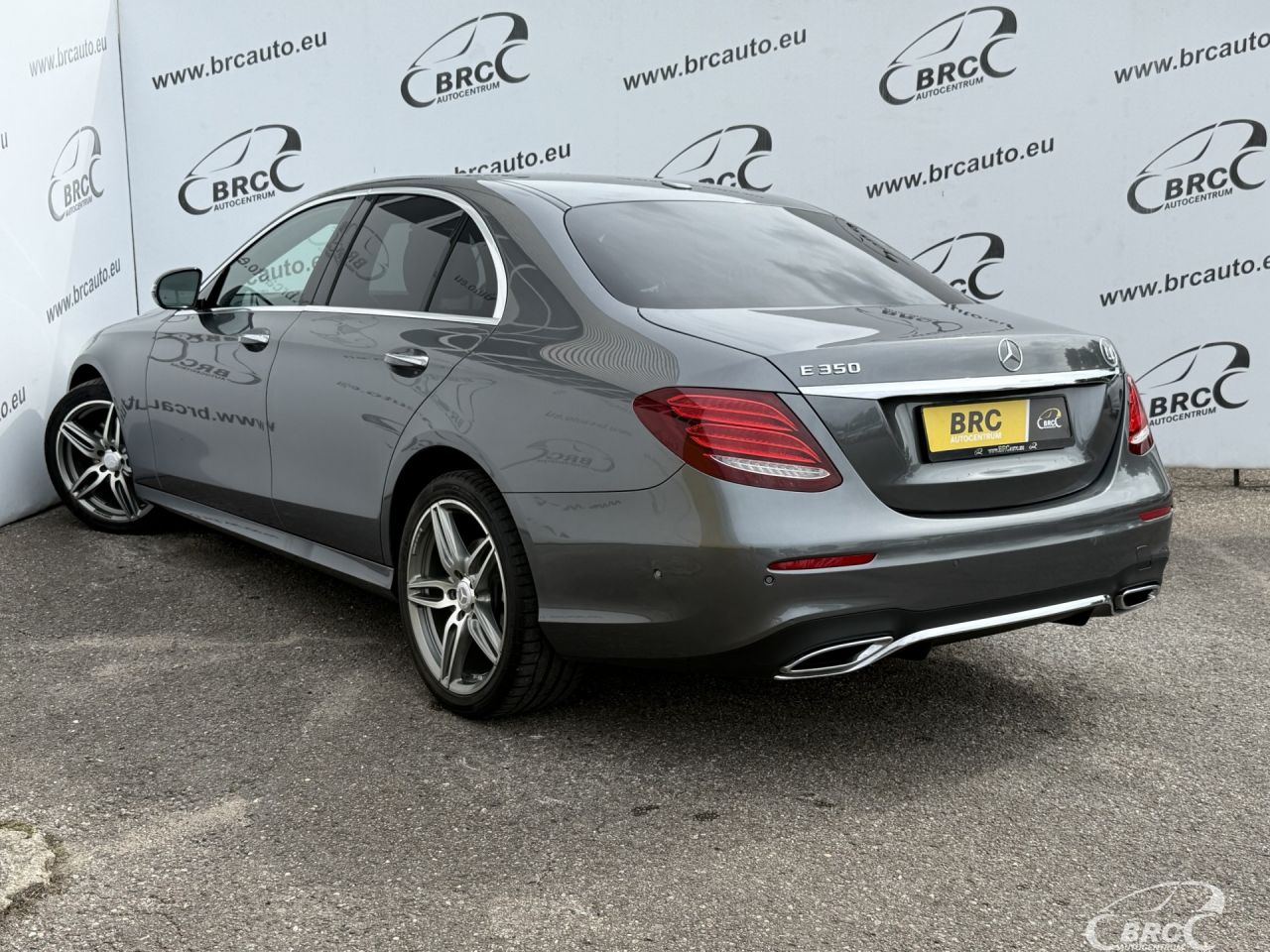 Mercedes-Benz E350 | 39