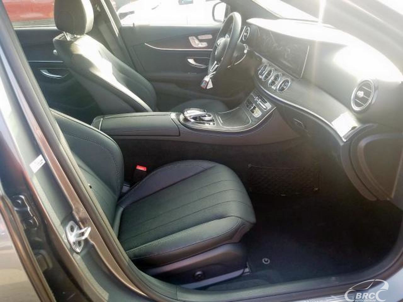 Mercedes-Benz E350 | 47