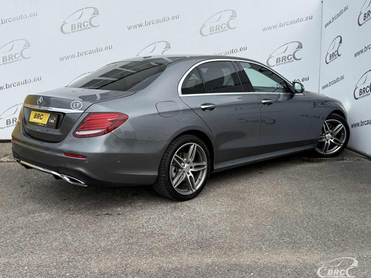 Mercedes-Benz E350 | 1