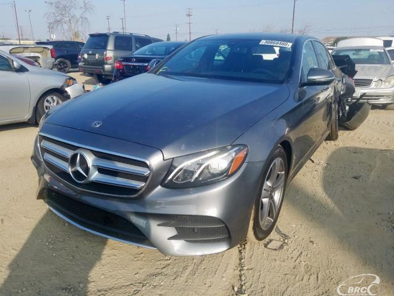 Mercedes-Benz E350 | 44