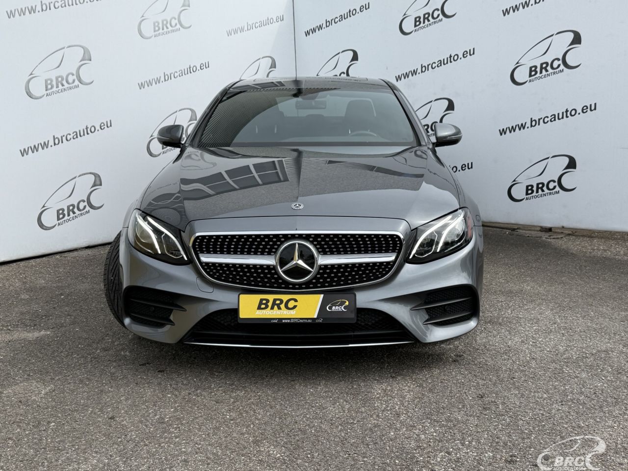 Mercedes-Benz E350 | 38