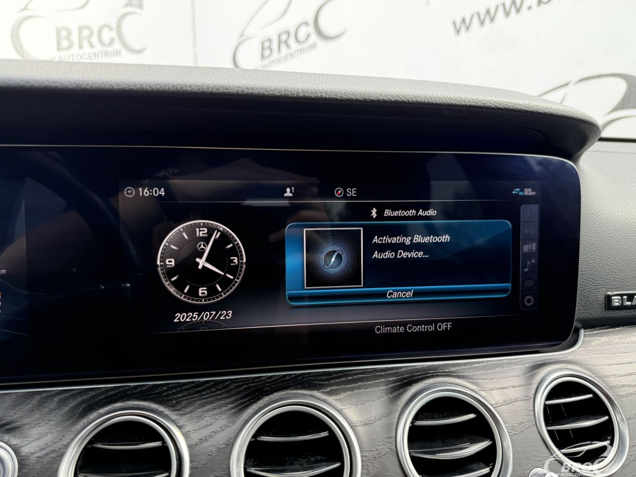 Mercedes-Benz E350 | 32