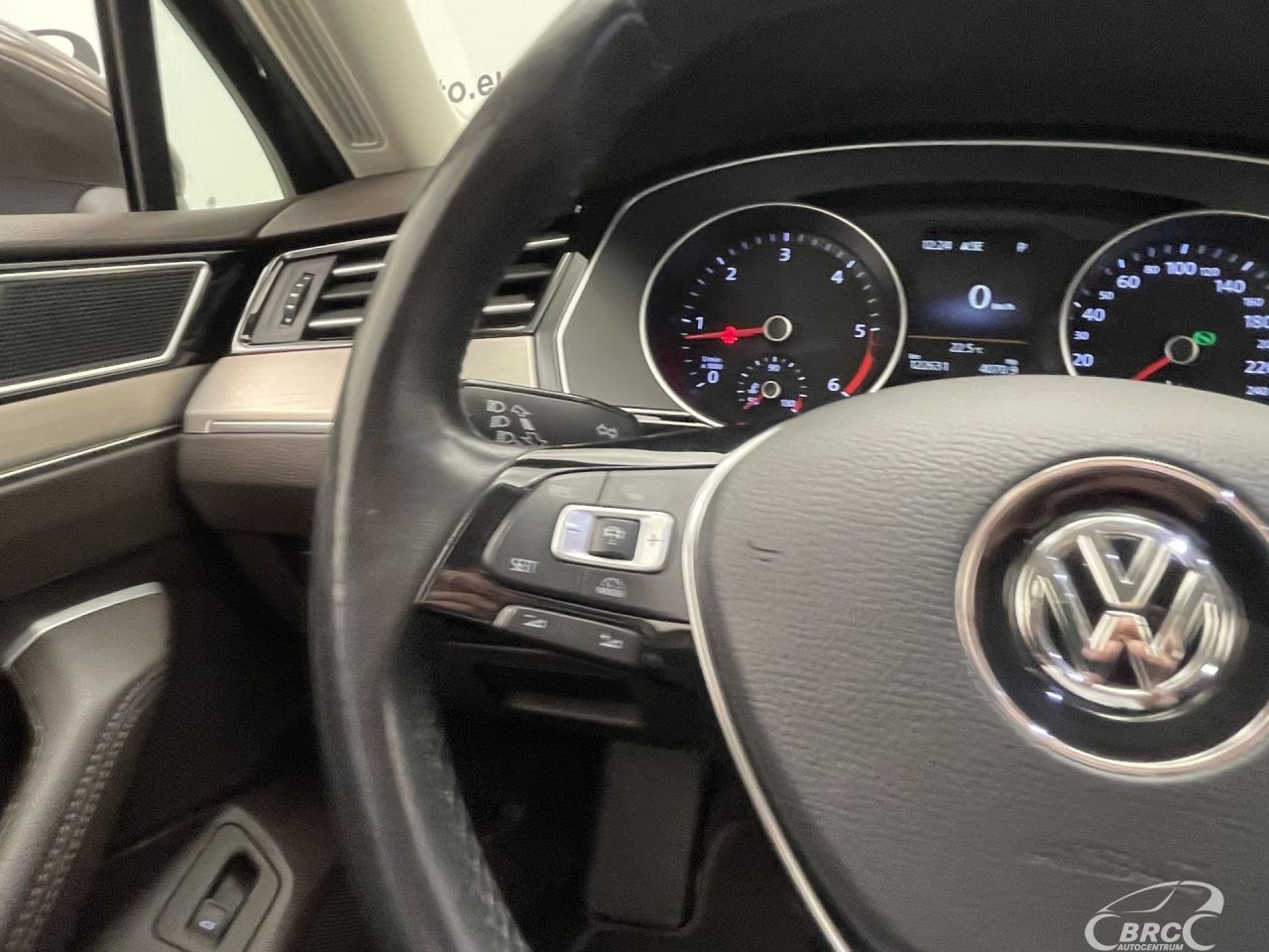 Volkswagen Passat | 28