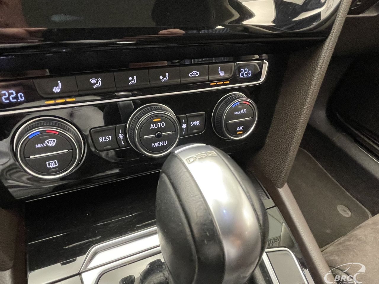 Volkswagen Passat | 24