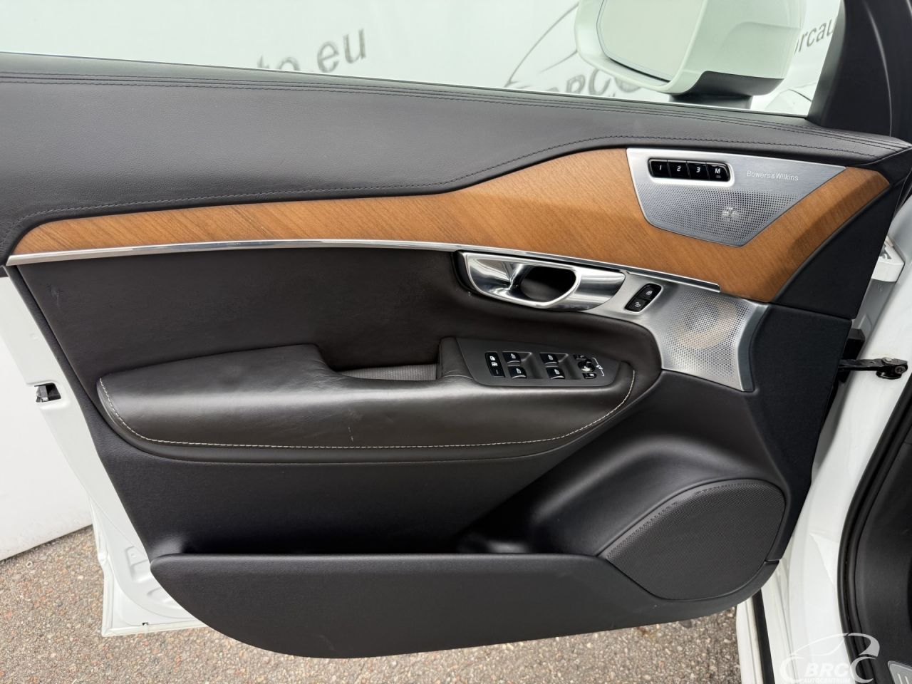 Volvo XC90 | 30