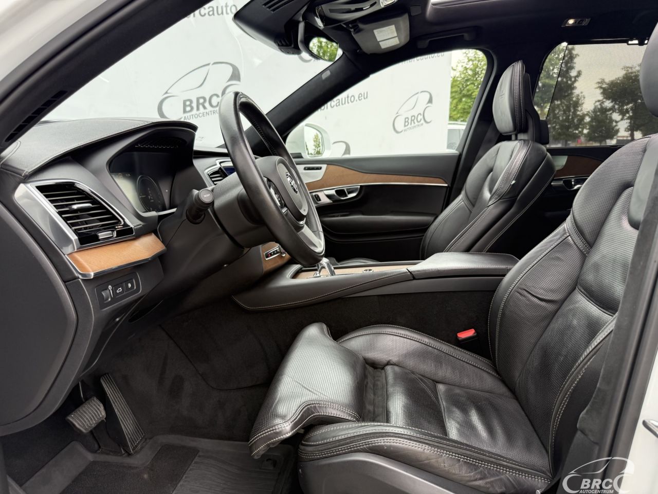 Volvo XC90 | 35