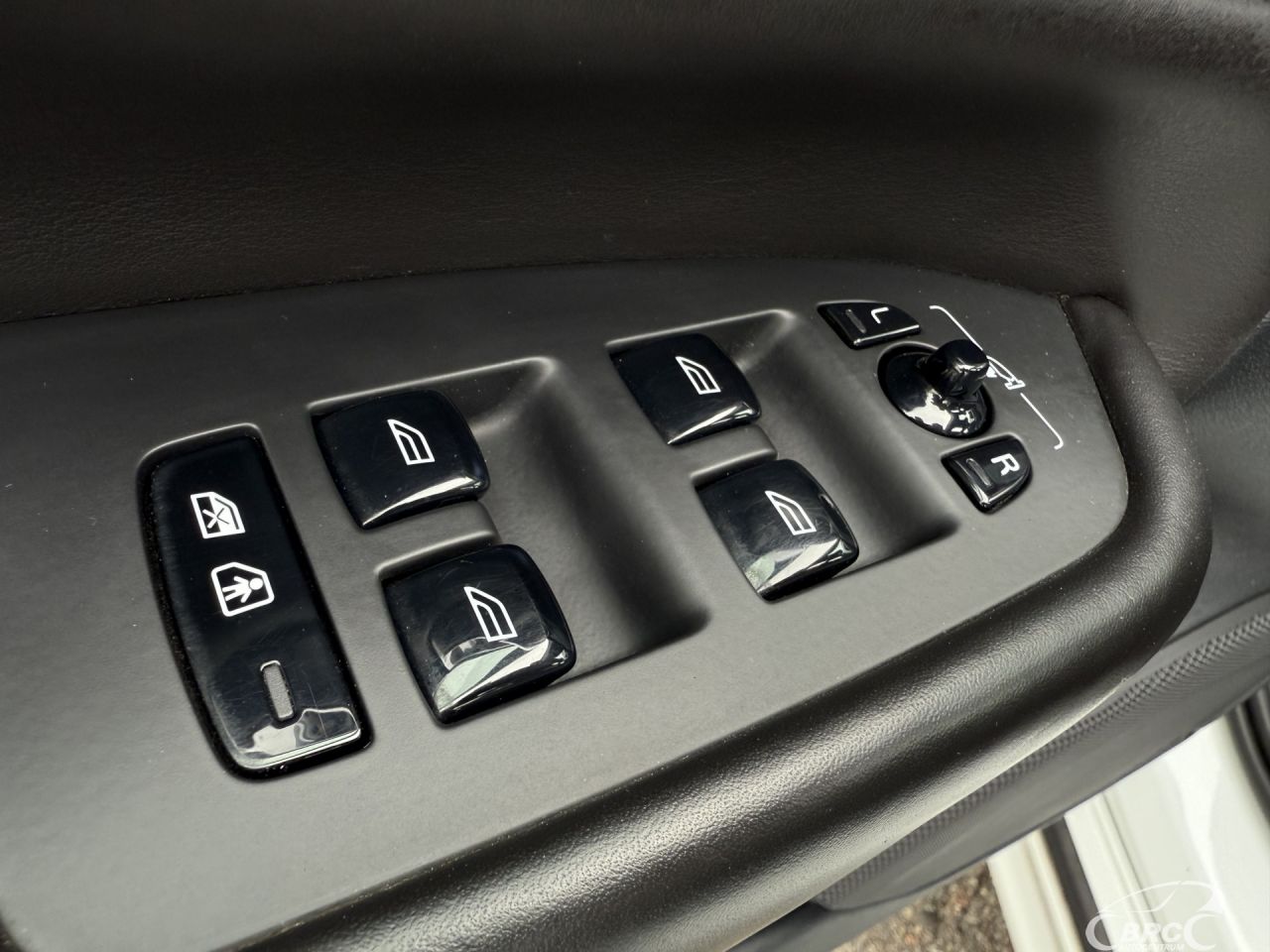 Volvo XC90 | 32