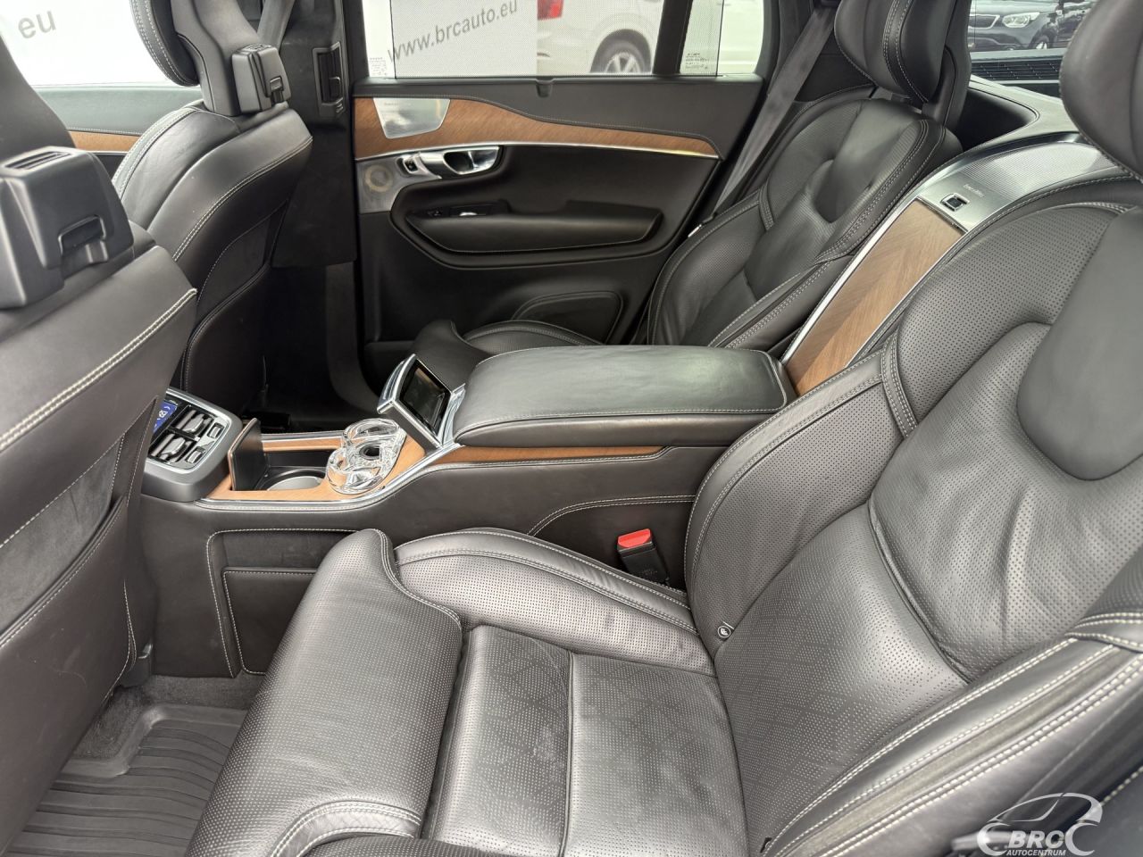 Volvo XC90 | 27