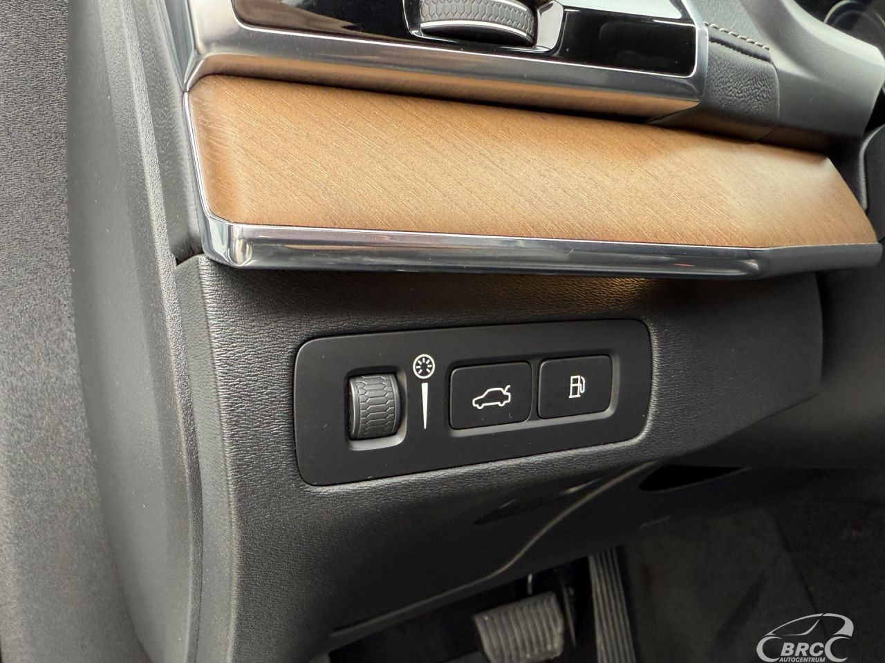 Volvo XC90 | 33