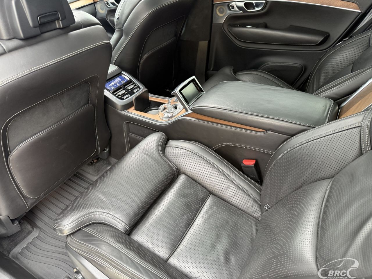 Volvo XC90 | 26