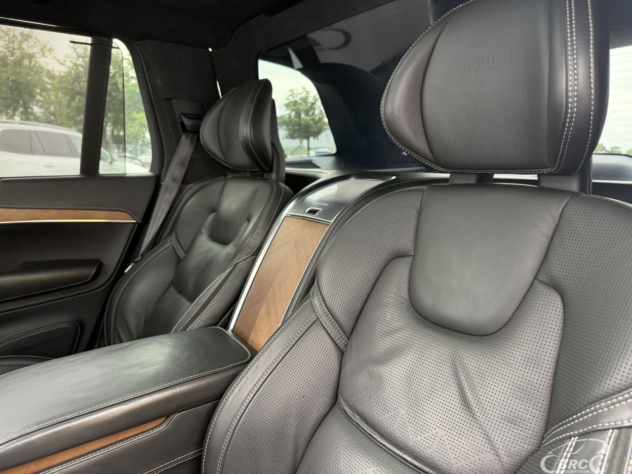 Volvo XC90 | 28